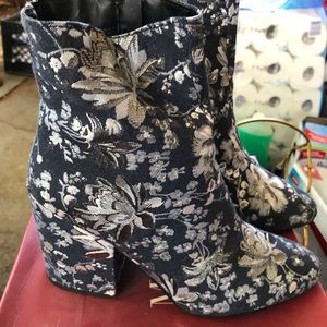 Flower print blue booties